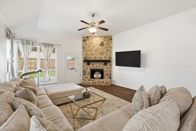 215 Equestrian Road, Hickory Creek, TX 75065