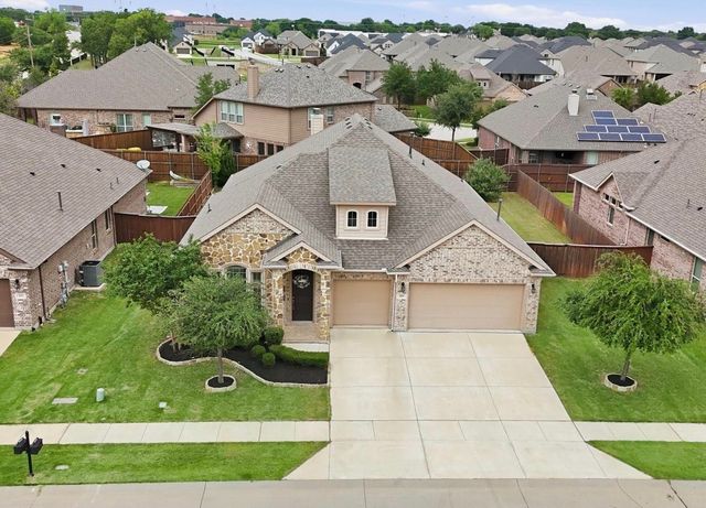 215 Equestrian Road, Hickory Creek, TX 75065