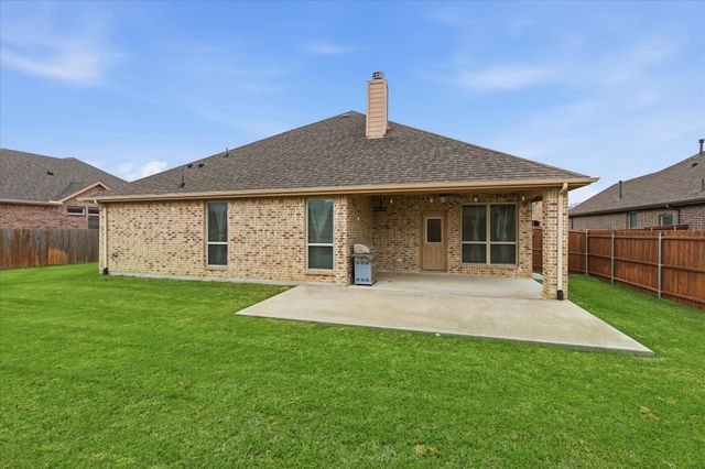 215 Equestrian Road, Hickory Creek, TX 75065