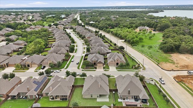 215 Equestrian Road, Hickory Creek, TX 75065