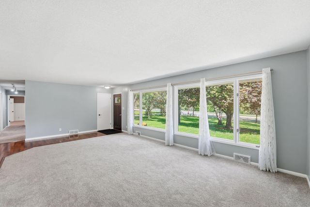 7344 26th Street NE, Willmar, MN 56201