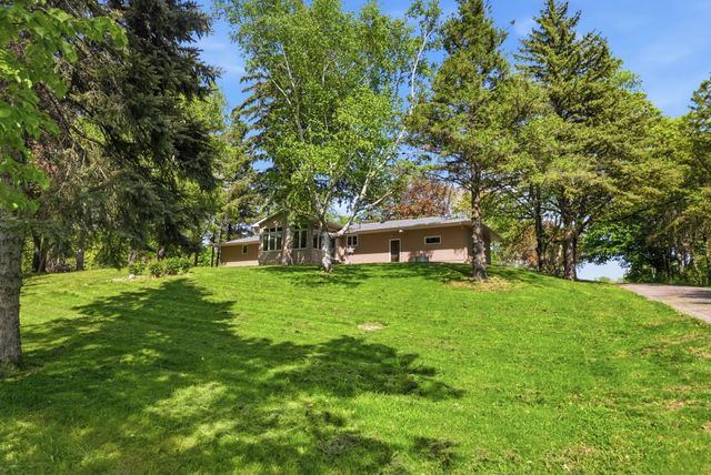 7344 26th Street NE, Willmar, MN 56201