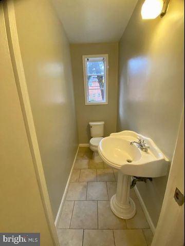 7970 RIGGS RD, Hyattsville, MD 20783