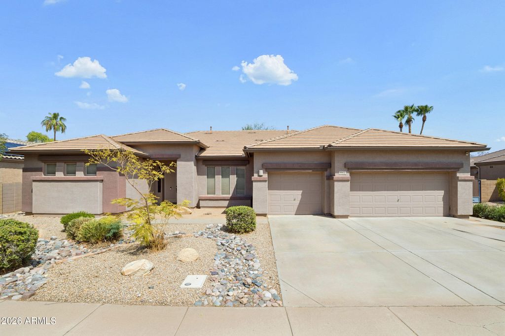 5561 S WAYNE Drive, Chandler, AZ 85249 — photo 2
