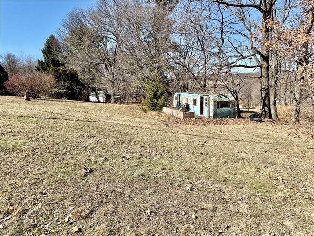 701 Chicora Rd, Oakland Twp, PA 16025