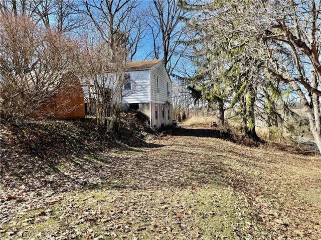 701 Chicora Rd, Oakland Twp, PA 16025