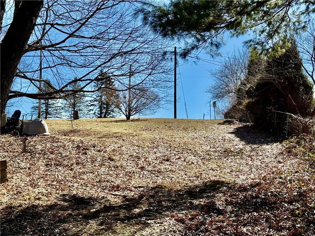 701 Chicora Rd, Oakland Twp, PA 16025