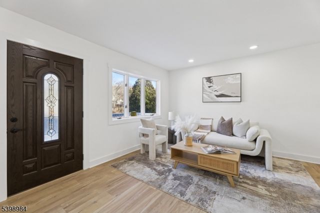 36 Ruth St, Hopatcong Boro, NJ 07874