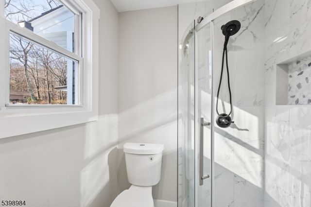 36 Ruth St, Hopatcong Boro, NJ 07874