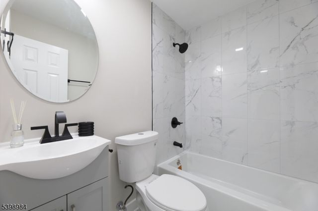 36 Ruth St, Hopatcong Boro, NJ 07874