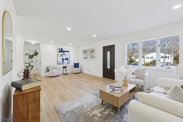 36 Ruth St, Hopatcong Boro, NJ 07874