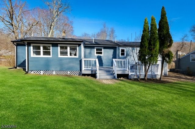 36 Ruth St, Hopatcong Boro, NJ 07874