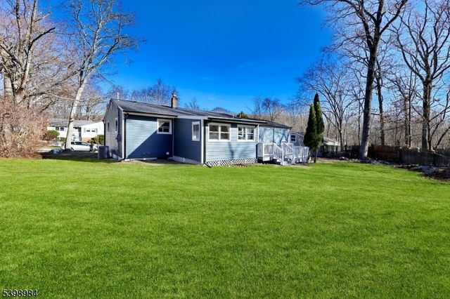 36 Ruth St, Hopatcong Boro, NJ 07874