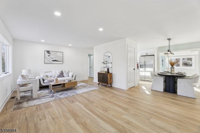 36 Ruth St, Hopatcong Boro, NJ 07874