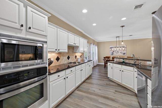 138 CANYON CRK, Canyon Lake, TX 78133