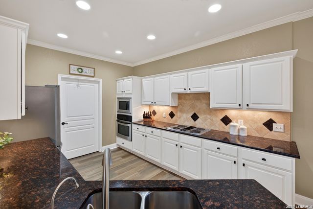 138 CANYON CRK, Canyon Lake, TX 78133