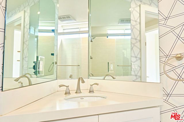 842 11th St 6, Santa Monica, CA 90403