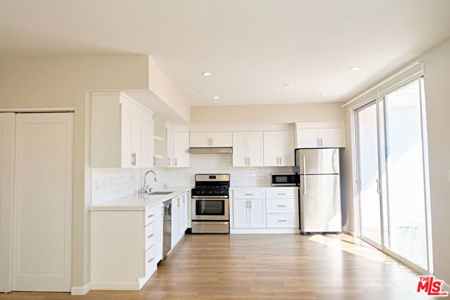 842 11th St 6, Santa Monica, CA 90403