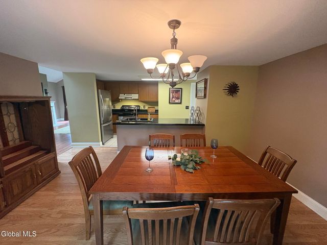 237 Thimbleberry Road, Malta, NY 12020