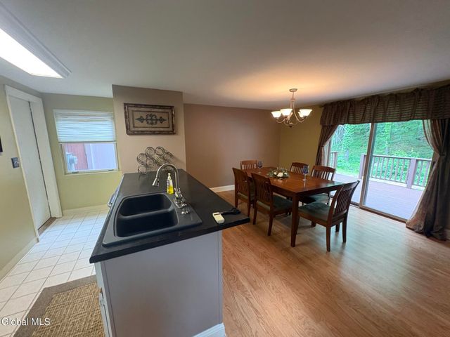 237 Thimbleberry Road, Malta, NY 12020