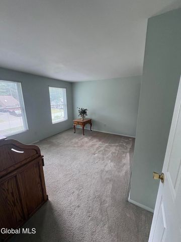237 Thimbleberry Road, Malta, NY 12020
