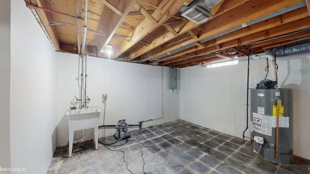 14205 Brandywine Road, Sterling Heights, MI 48312
