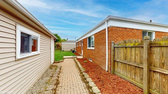 14205 Brandywine Road, Sterling Heights, MI 48312