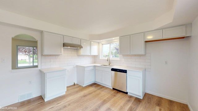 14205 Brandywine Road, Sterling Heights, MI 48312