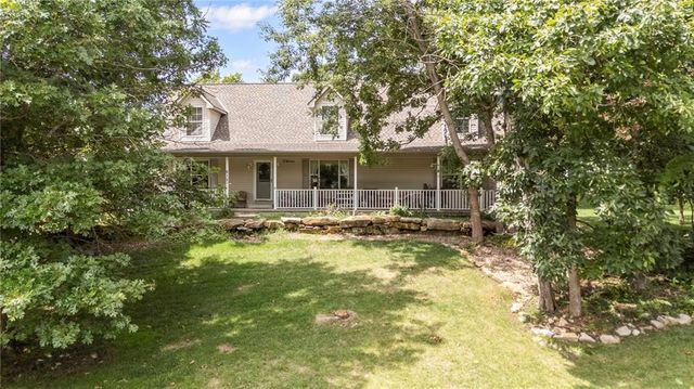 612 17th Street, Osawatomie, KS 66064