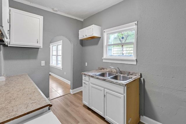 5441 E 27th Street, Kansas City, MO 64127