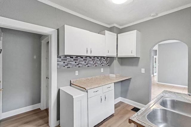 5441 E 27th Street, Kansas City, MO 64127