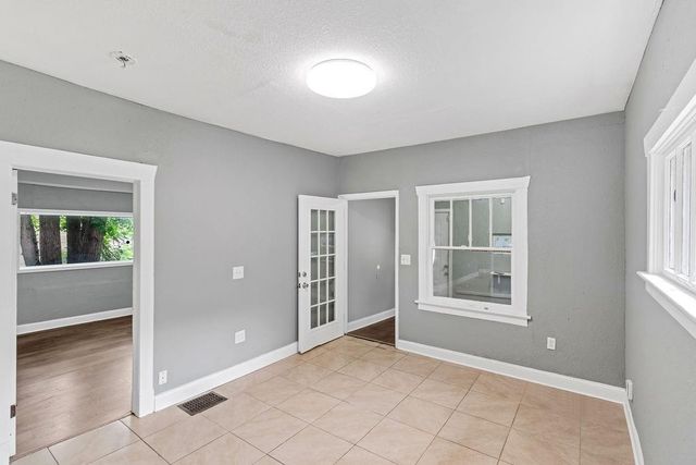 5441 E 27th Street, Kansas City, MO 64127