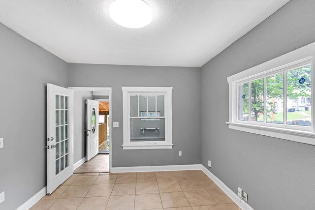 5441 E 27th Street, Kansas City, MO 64127