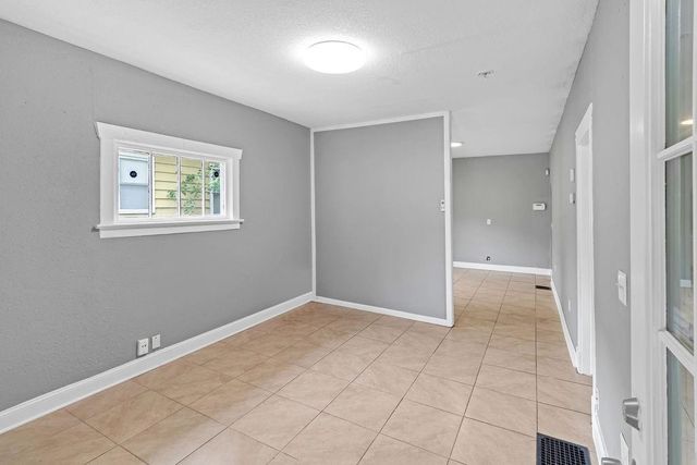 5441 E 27th Street, Kansas City, MO 64127