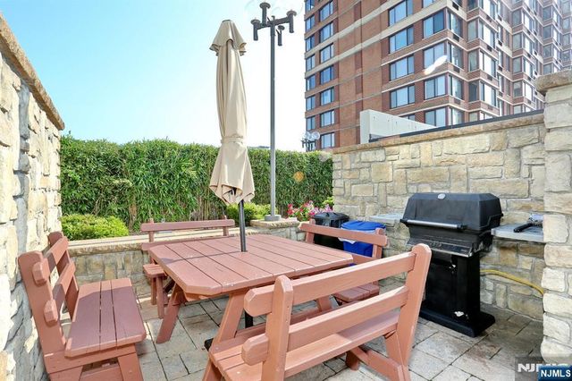 200 Old Palisade Road 16D, Fort Lee, NJ 07024