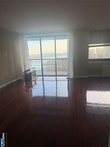 200 Old Palisade Road 16D, Fort Lee, NJ 07024