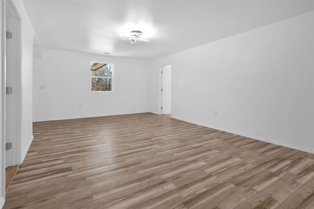 909 E Sears Street, Denison, TX 75021