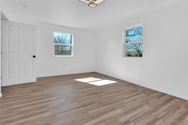 909 E Sears Street, Denison, TX 75021