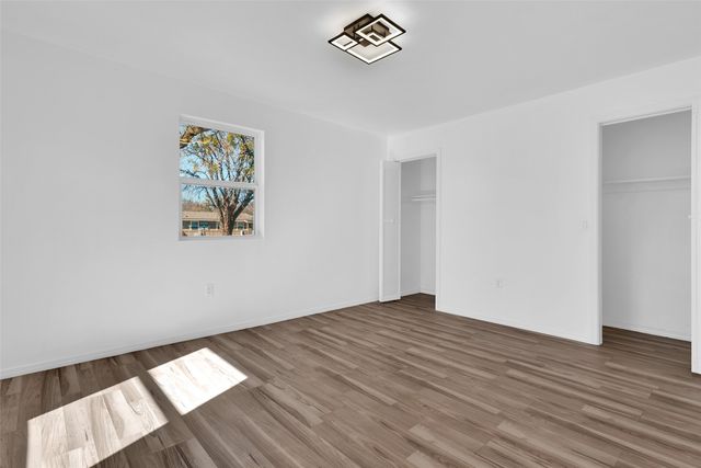 909 E Sears Street, Denison, TX 75021