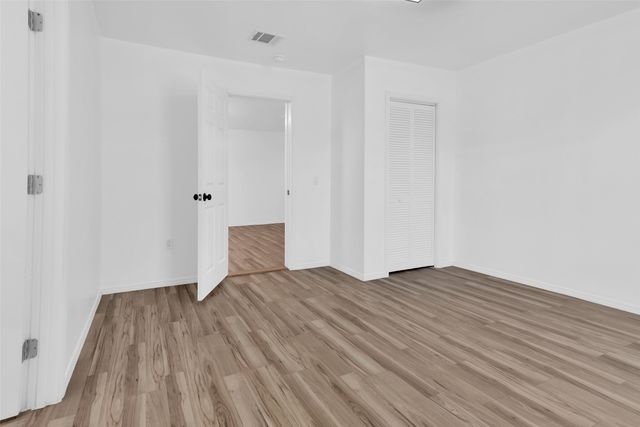 909 E Sears Street, Denison, TX 75021