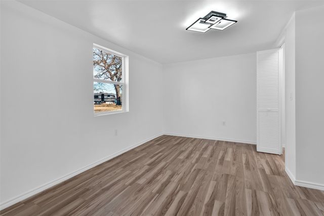 909 E Sears Street, Denison, TX 75021