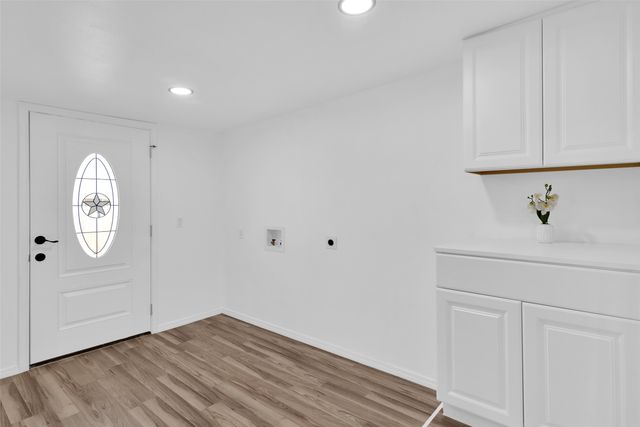 909 E Sears Street, Denison, TX 75021