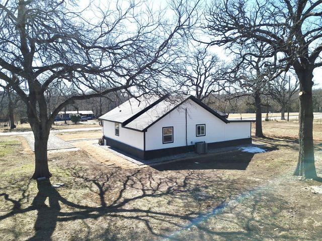 909 E Sears Street, Denison, TX 75021