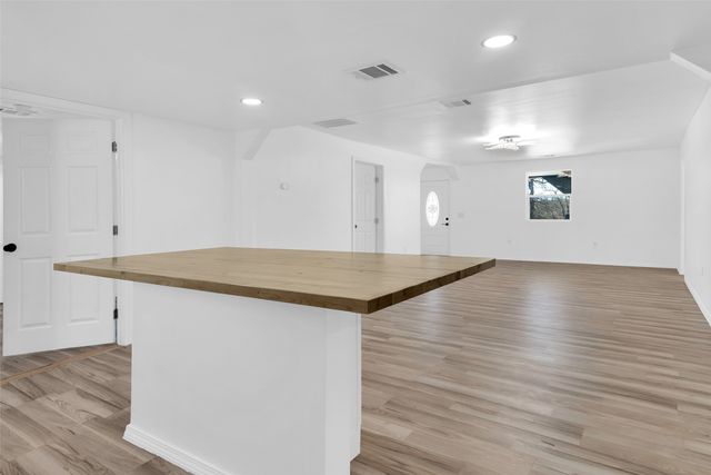 909 E Sears Street, Denison, TX 75021