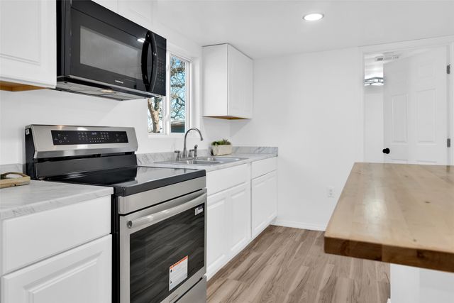 909 E Sears Street, Denison, TX 75021