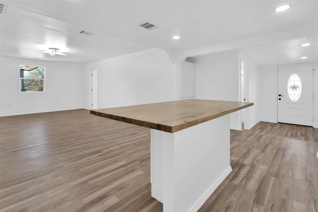 909 E Sears Street, Denison, TX 75021