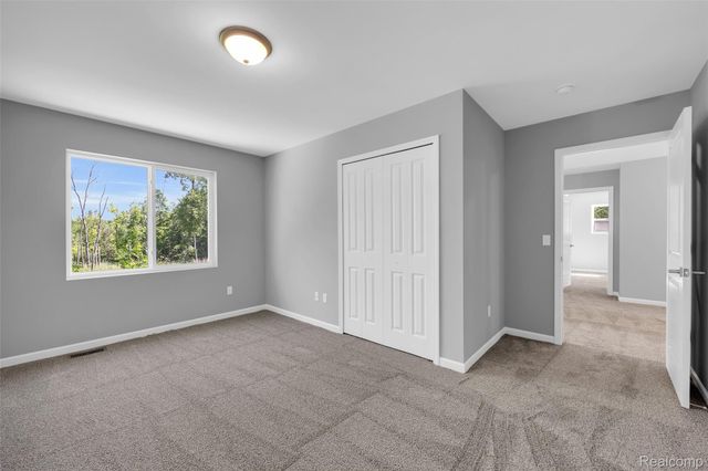 10010 Santa Lucia Court, Grand Blanc, MI 48439