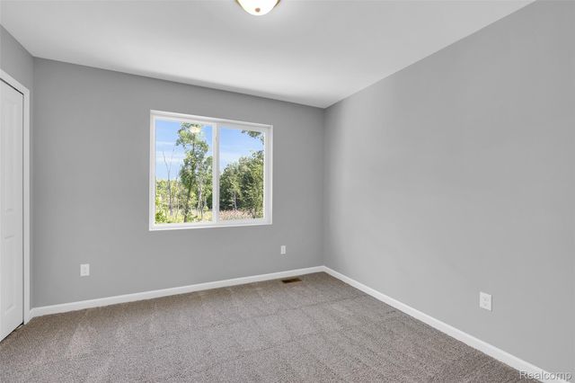10010 Santa Lucia Court, Grand Blanc, MI 48439