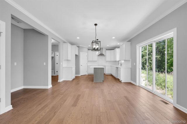10010 Santa Lucia Court, Grand Blanc, MI 48439