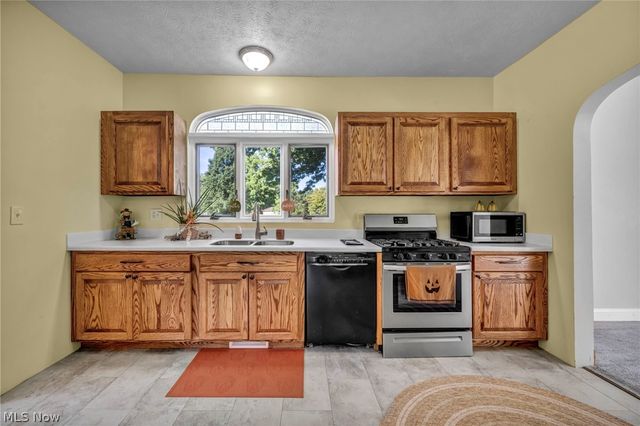 42027 Griswold Road, Elyria, OH 44035